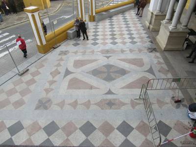 ATRIO BASÍLICA DE LA ESPERANZA MACARENA. SEVILLA