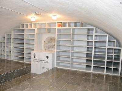 COLUMBARIO HERMANDAD DE NUESTRO PADRE. CARMONA