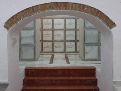 COLUMBARIO PARROQUIAL DE SAN PEDRO. CARMONA